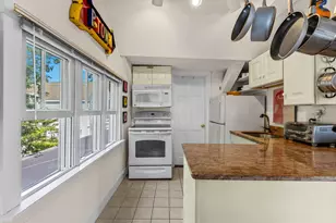15 Cottage St, Provincetown, MA 02657 - Photo 8