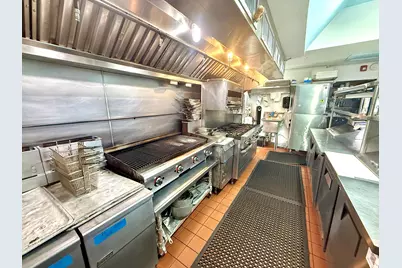 133 Commercial Street, Provincetown, MA 02657 - Photo 30