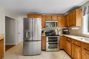 10 Royal Cir, Sandwich, MA 02563 - Photo 12