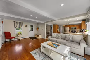 10 Royal Cir, Sandwich, MA 02563 - Photo 4