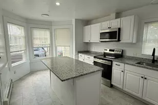 21b Pleasant St, Barnstable, MA 02630 - Photo 2