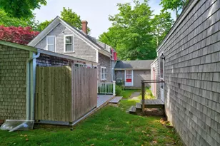 49 High St, Edgartown, MA 02539 - Photo 8