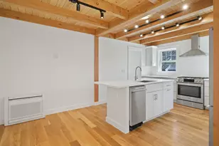 33 Vineyard Ave, Oak Bluffs, MA 02557 - Photo 14