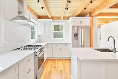 33 Vineyard Avenue, Oak Bluffs, MA 02557 - Photo 16