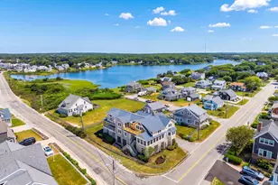 70 Menauhant Rd, Falmouth, MA 02536 - Photo 4