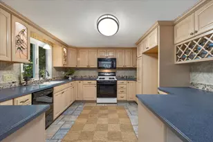 27 Steven Dr, Yarmouth, MA 02673 - Photo 12