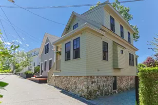24 Cottage St, Provincetown, MA 02657 - Photo 2