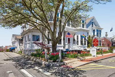 164 Commercial Street, Provincetown, MA 02657 - Photo 2