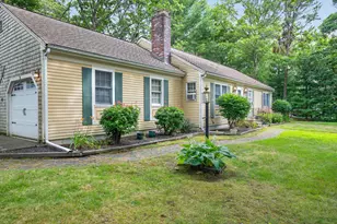 5 Greenview Cir, Sandwich, MA 02563 - Photo 2