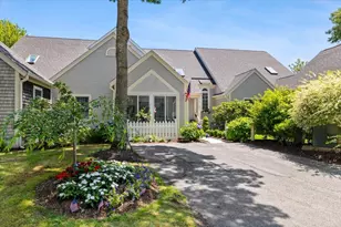7 Gold Leaf Ln, Mashpee, MA 02649 - Photo 2