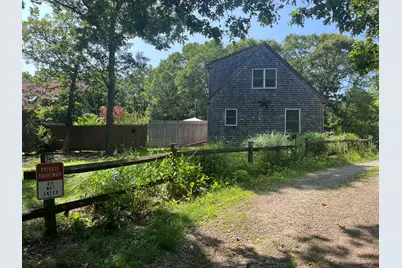323 County Road, Oak Bluffs, MA 02557 - Photo 2