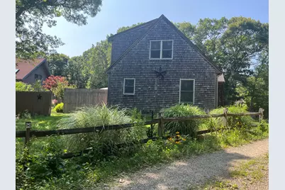 323 County Road, Oak Bluffs, MA 02557 - Photo 6