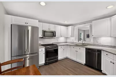 8 Elizabeth Circle #UNIT 8, Mashpee, MA 02649 - Photo 10