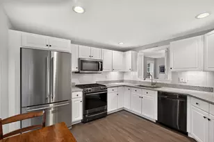 8 Elizabeth Cir, Mashpee, MA 02649 - Photo 10
