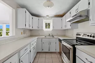 24 Bettys Pond Rd, Barnstable, MA 02601 - Photo 2