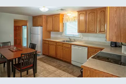 118 Walton Avenue, Barnstable, MA 02601 - Photo 4
