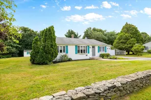 33 Homestead Ln, Falmouth, MA 02536 - Photo 2
