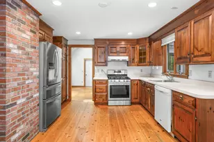 325 Braggs Ln, Barnstable, MA 02630 - Photo 10