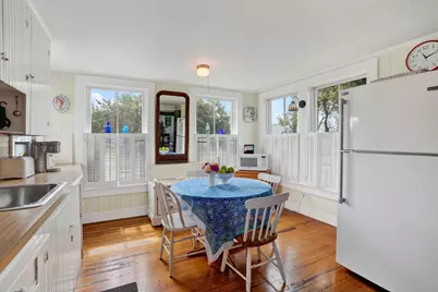27 Beach Road, Oak Bluffs, MA 02557 - Photo 10