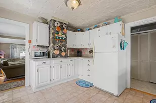 34 Pleasant St, Dennis, MA 02639 - Photo 8