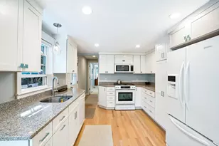 31 Garrison Rd, Falmouth, MA 02540 - Photo 4
