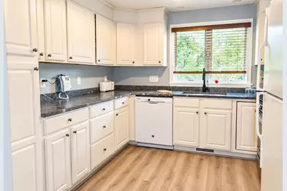 15 Classic Circle #UNIT 15, Mashpee, MA 02649 - Photo 4