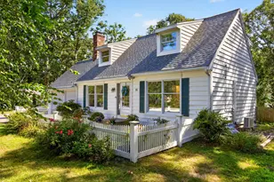 16 Holly Ridge Dr, Sandwich, MA 02563 - Photo 1