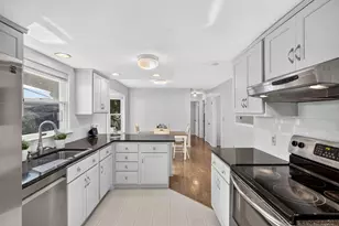 16 Holly Ridge Dr, Sandwich, MA 02563 - Photo 8