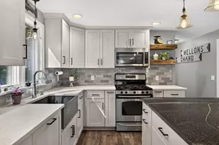 11 Burbank St, Sandwich, MA 02563 - Photo 14