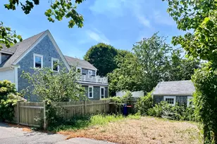 27 Montello St, Provincetown, MA 02657 - Photo 2
