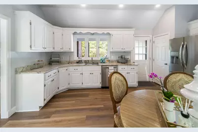 327 N Falmouth Highway, Falmouth, MA 02556 - Photo 8