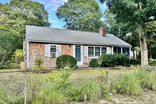 124 Gages Way, Dennis, MA 02660 - Photo 2