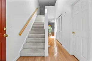 7 Par Three Ct, Mashpee, MA 02649 - Photo 2
