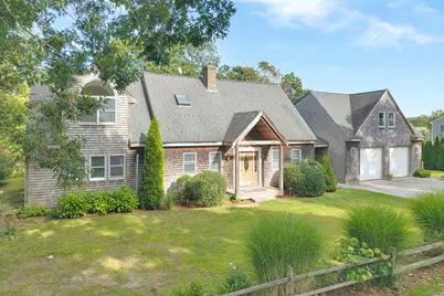 68 Front Street, Oak Bluffs, MA 02557 - Photo 2