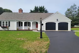 2 Par 3 Dr, Yarmouth, MA 02664 - Photo 2