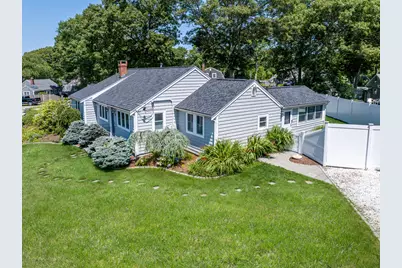 36 Fourth Avenue, Barnstable, MA 02672 - Photo 2