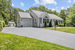 18 Pleasant Wood Dr, Sandwich, MA 02644 - Photo 2