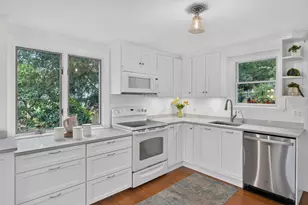 87 Pinecrest Beach Dr, Falmouth, MA 02536 - Photo 10