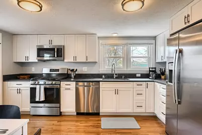 32 Washington Avenue, Barnstable, MA 02601 - Photo 6