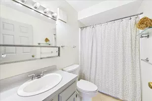 4975 Washington St, Boston, MA 02132 - Photo 14