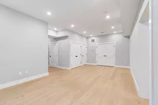 113 Beacon St, Somerville, MA 02143 - Photo 30