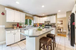 5 Bayes Hill Cir, Oak Bluffs, MA 02557 - Photo 14