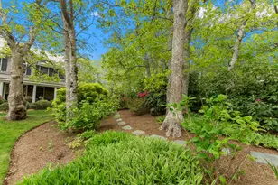5 Bayes Hill Cir, Oak Bluffs, MA 02557 - Photo 2