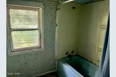 802 W Highway 90, Bonifay, FL 32425 - Photo 32