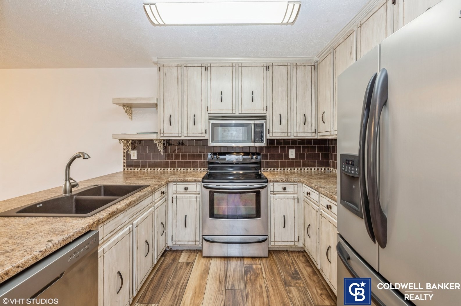 7711 Shadow Bay Dr, Panama City FL 32404-2524 exterior