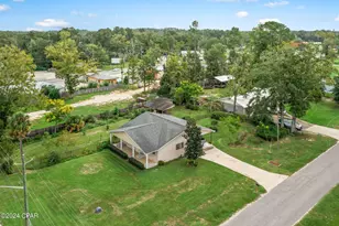 815 5th St, Chipley, FL 32428 - Photo 2