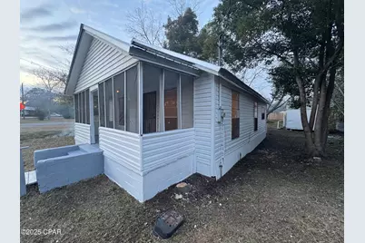 1012 Washington Avenue, Graceville, FL 32440 - Photo 1