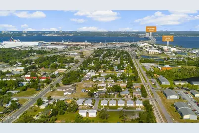 1910 Coach Scovel Way, Panama City, FL 32405 - Photo 32