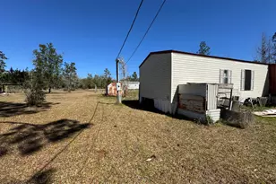 13225 Leisure Ln, Fountain, FL 32438 - Photo 8