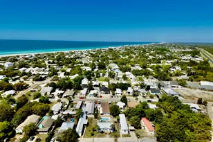 327 Hibiscus Dr, Panama City Beach, FL 32413 - Photo 2